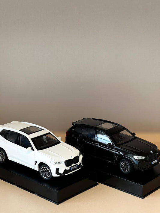 BMW XM 1:32 SCALE